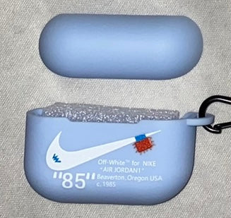 Off Airpod case: no wristlet (Pro Gen)